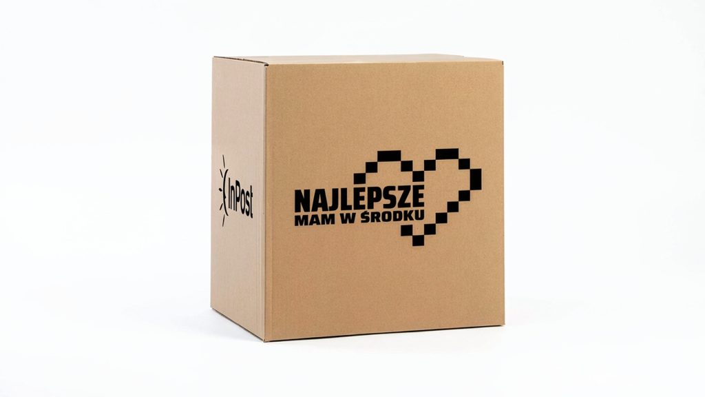 Pudełko kartonowe rozmiar C1 z logotypem InPost oraz z sercem i napisem "najlepsze mam w środku"