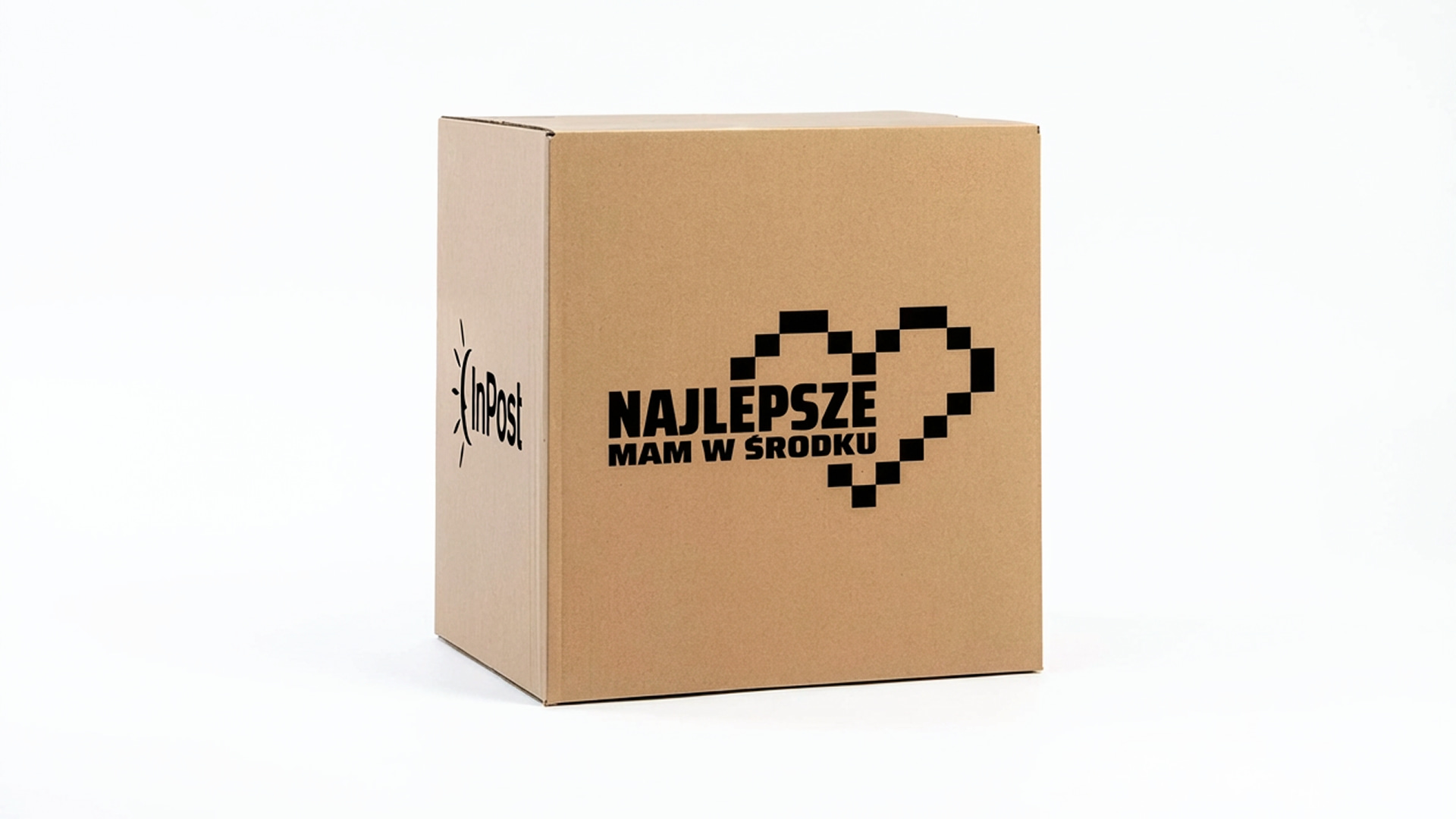 Pudełko kartonowe rozmiar C1 z logotypem InPost oraz z sercem i napisem "najlepsze mam w środku"