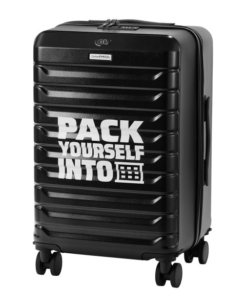 Czarna walizka na kółkach z napisem "PACK YOURSELF INTO" z ikoną maszyny Paczkomat.
